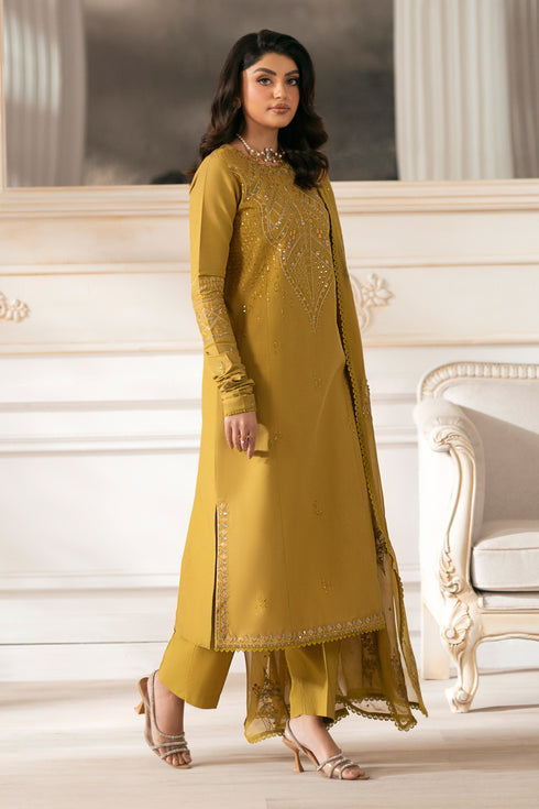 NAQSHI Nageena crinkle mustard dupatta draped to show all-over lace edge embellishment on four sides
