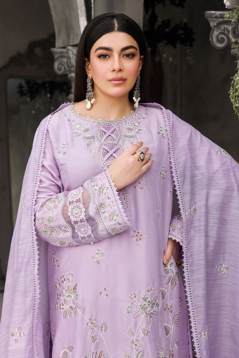 NAQSHI Adah outfit front view showing full shirt length, straight trousers, and elegant ready-to-wear finish