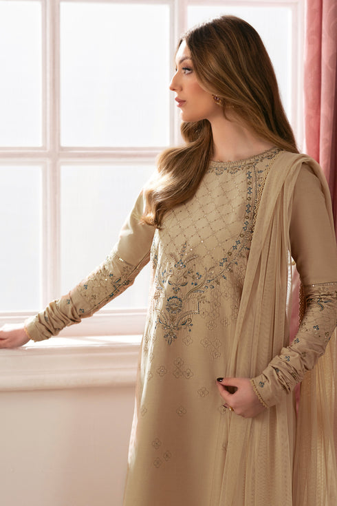 NAQSHI Chamkeeli net dupatta draped elegantly, featuring parru-side embroidered border, lace edging along all sides, finished with delicate net texture