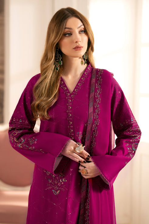 Close-up of NAQSHI Hira sleeve cuff showcasing lace border and delicate embroidery extending from beaded neckline down sleeve