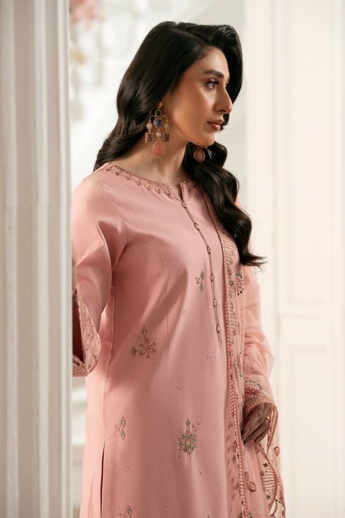 Close shot of NAQSHI Chamak shirt hem and sleeve ending, showing delicate lace trim overlaying cambric fabric