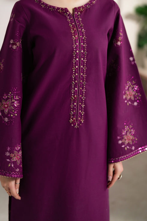 NAQSHI Tamana ensemble, highlighting neckline embroidery, lace cuffs, pleated culottes & styled dupatta