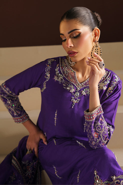 Organza dupatta from Wafiya set draped to showcase central embroidered motif spreads and sequin embellishments.