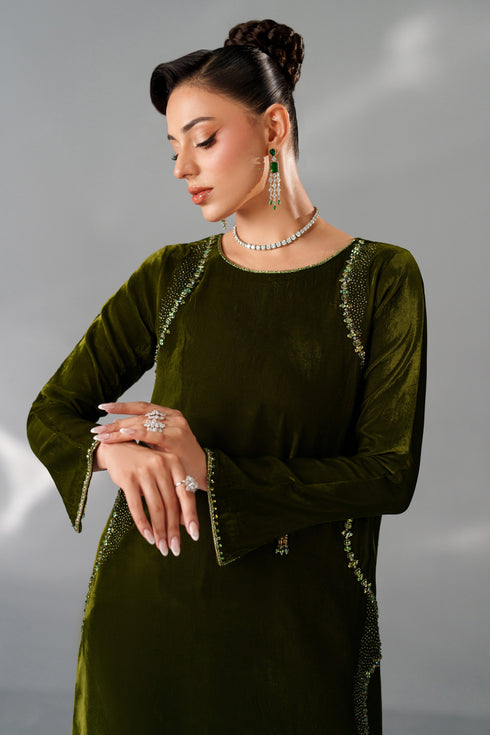 NAQSHI Aria mehndi green velvet shirt front view with adda embroidery
