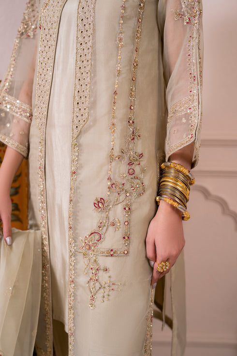 Naqshi Arwa organza dupatta draped to display two‑sided embroidered pink‑hued border and sequin mid‑motif spread.