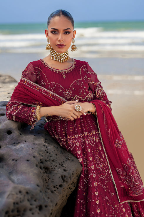 NAQSHI Zureal crinkle dupatta draped elegantly, featuring motif spread across mid-section and heavily composed pallu sides, finished with red-orange embroidery and minimal lace.