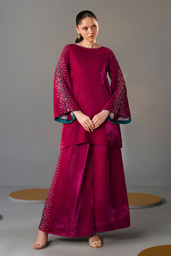 NAQSHI Jessie shocking pink velvet fusion pret front view – full outfit