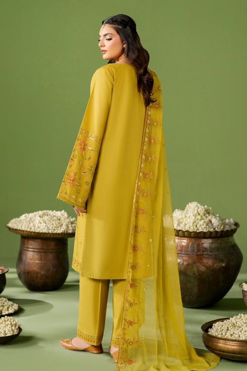 Back view of NAQSHI Isha outfit showing straight lawn shirt fall and flowing crinkle dupatta