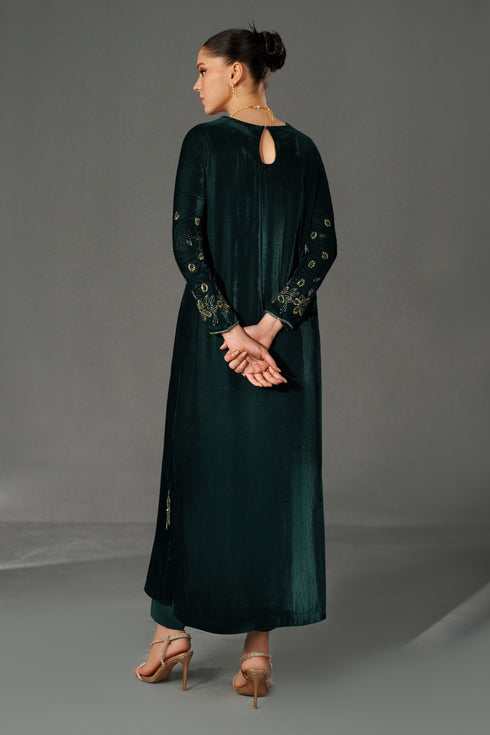 NAQSHI Blessence back view – showing keyhole back & drape