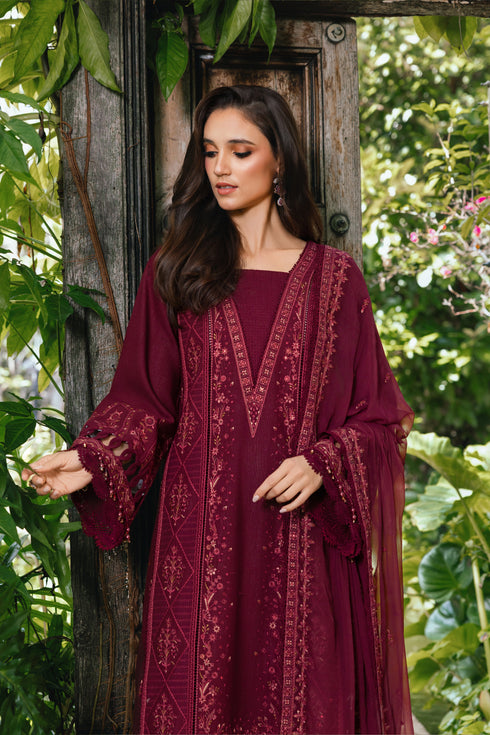 Ghufran by NAQSHI close-up of shirt embroidery and lace border detail