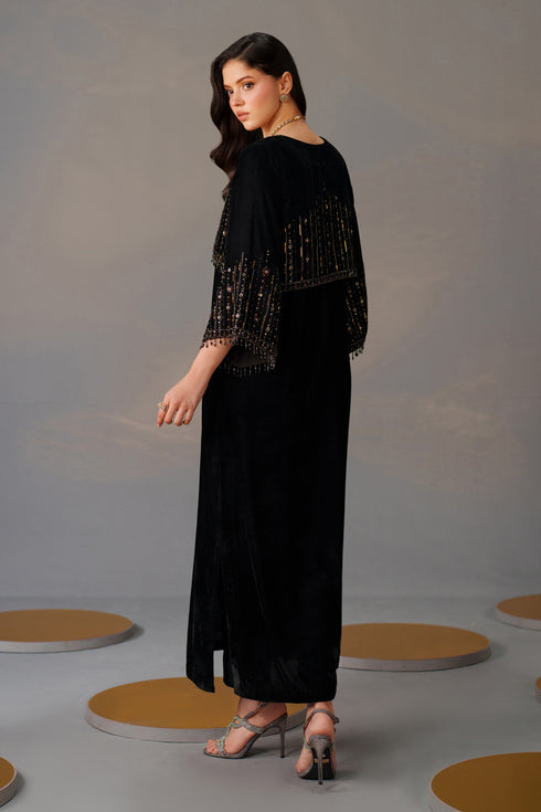 NAQSHI Atalia side view – showing silhouette and sleeve detailing