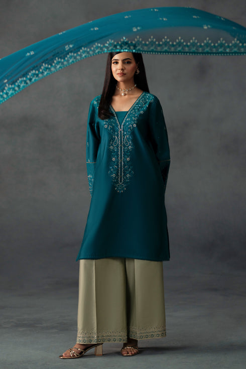 Areeb by NAQSHI net dupatta detail with embroidered hem and delicate design spread