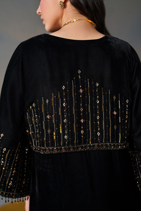 NAQSHI Atalia back view – jacket back embroidery and drape