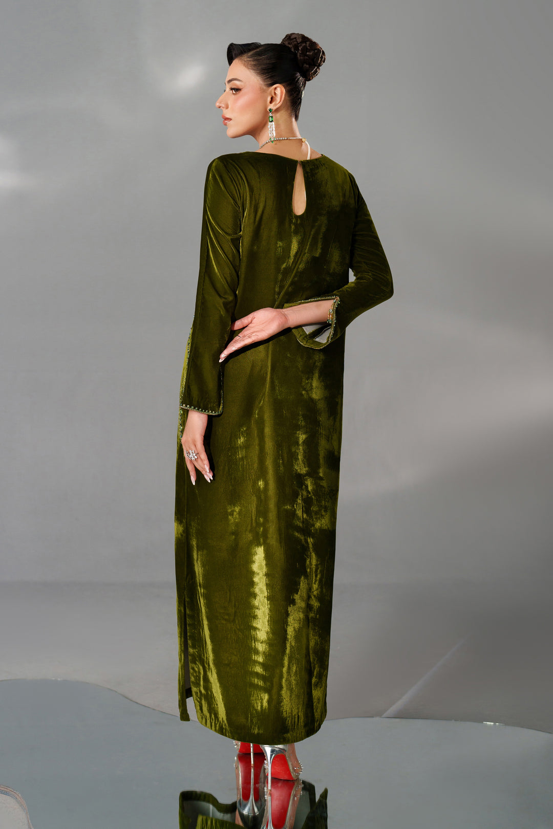 NAQSHI Aria back view – keyhole neckline &amp; drape detail