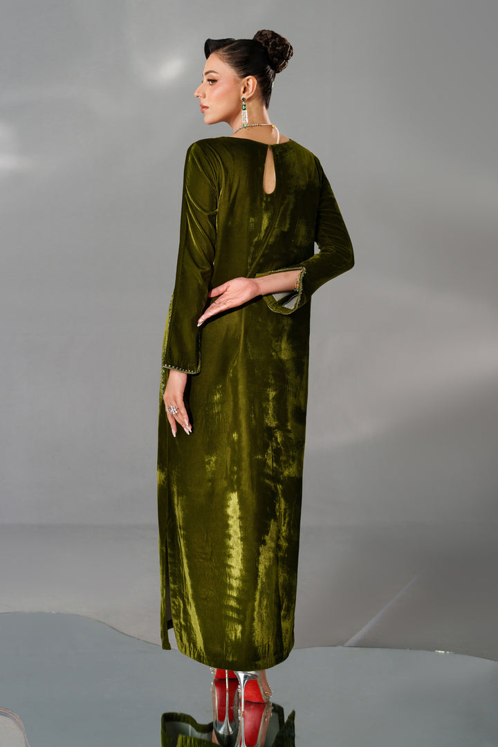 NAQSHI Aria back view – keyhole neckline &amp; drape detail