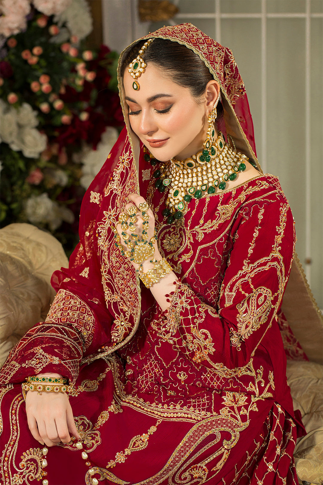 Naqshi Gehna organza dupatta draped to display embroidered motifs, hand-adda sparks and lace-ended finish.