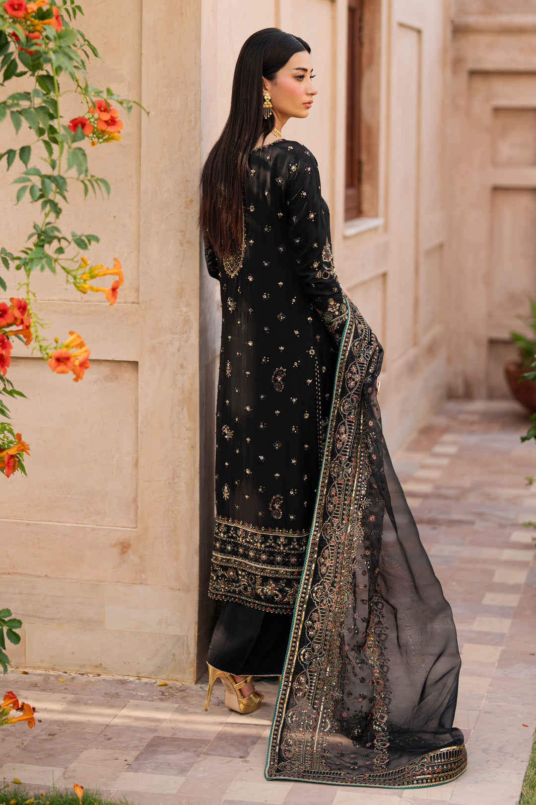 NAQSHI Gul-e-Tesnim back panels – flowing embroidered embroidery and sequin detailing on black fabric