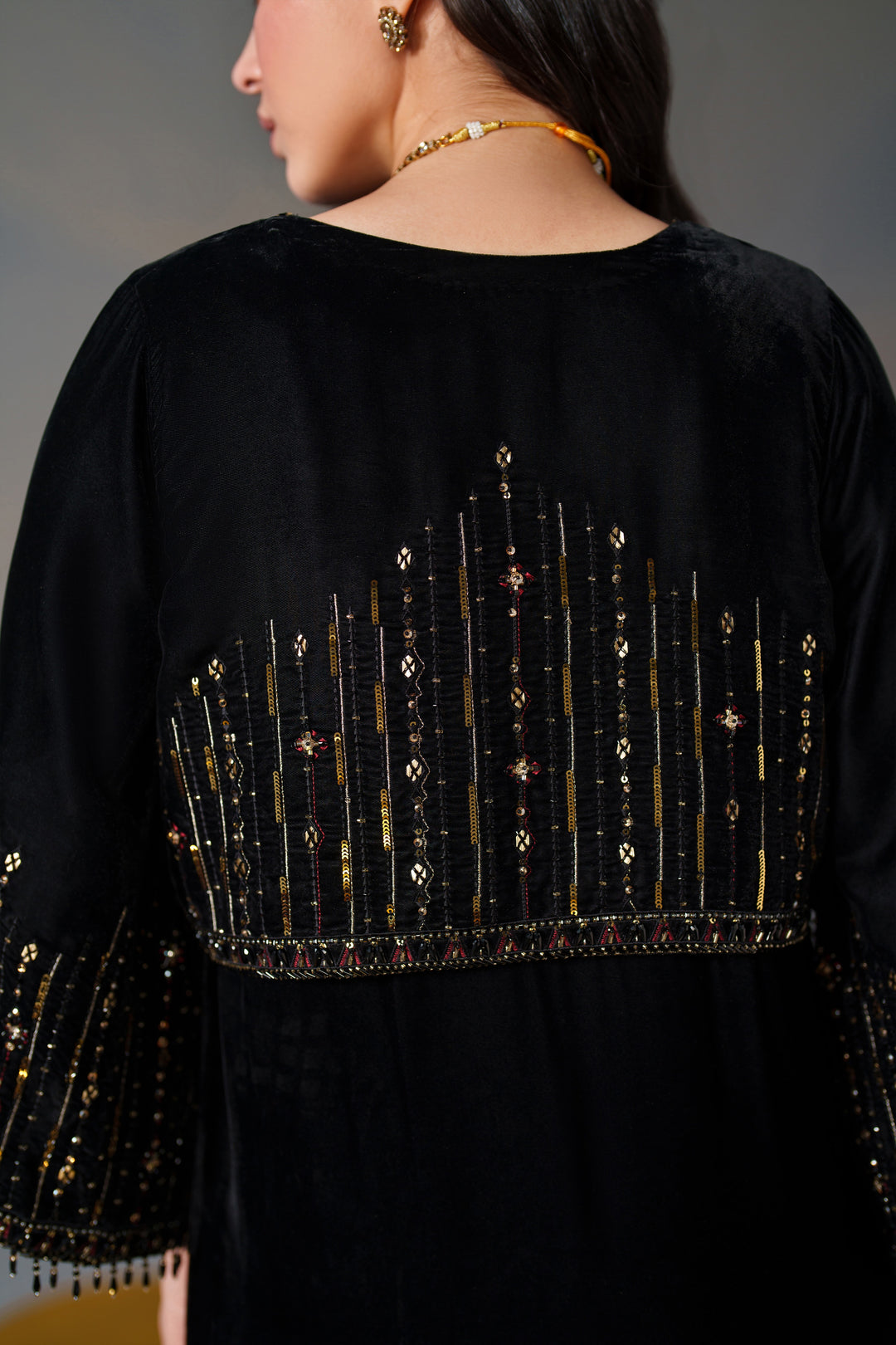 NAQSHI Atalia back view – jacket back embroidery and drape
