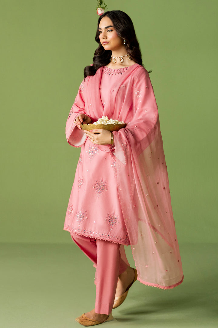 Full styling view of NAQSHI Saima outfit showing three-piece set with culotte trousers and crinkle dupatta