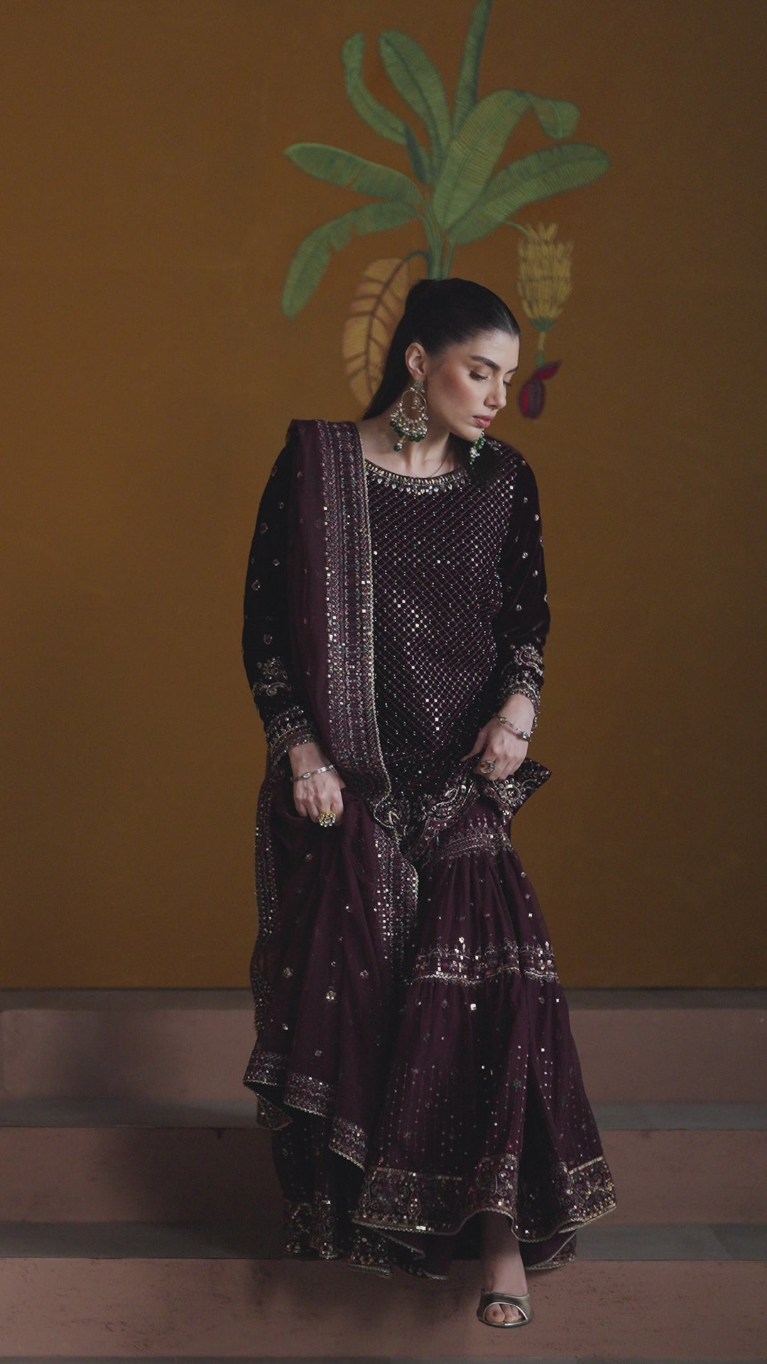 NAQSHI Amroze plum velvet 3PC set full front, side &amp; back view.