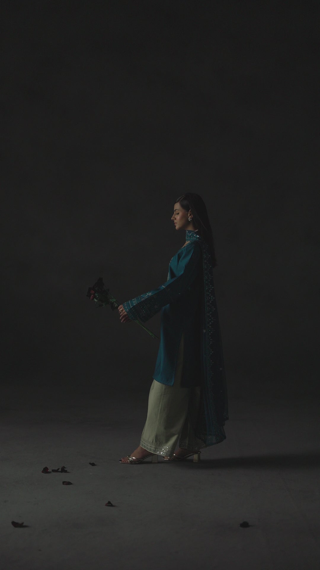 Areeb by NAQSHI styled ensemble shot showing full outfit drape in zinc &amp; grey tones