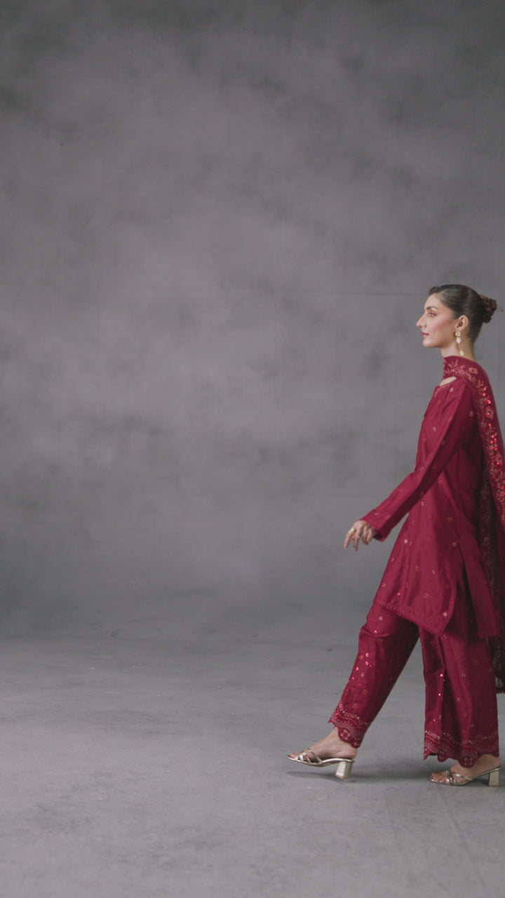 Rameena by NAQSHI styled ensemble shot showing full 3PC outfit and graceful dupatta fall